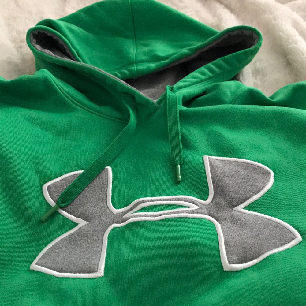 Like New Under Armour Sweatshirt